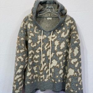 POL cozy sweater size M
